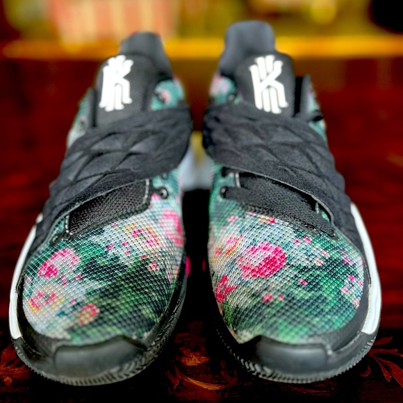 Nike Other - Nike rare Kyrie Low Floral Edition 2018. Mens size 8